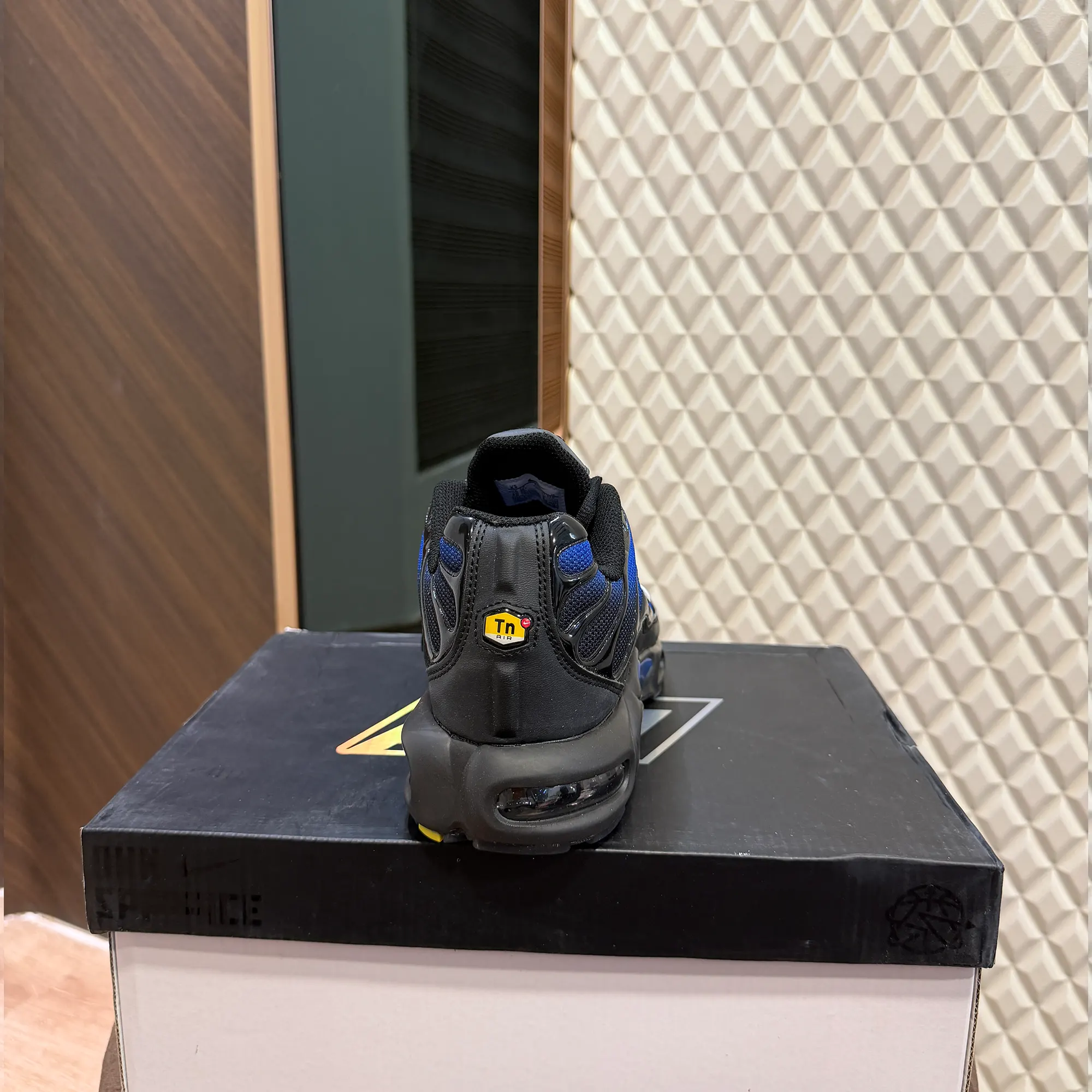 AIRMAX PLUS TN - BLACK RACER BLUE GS - Image 2