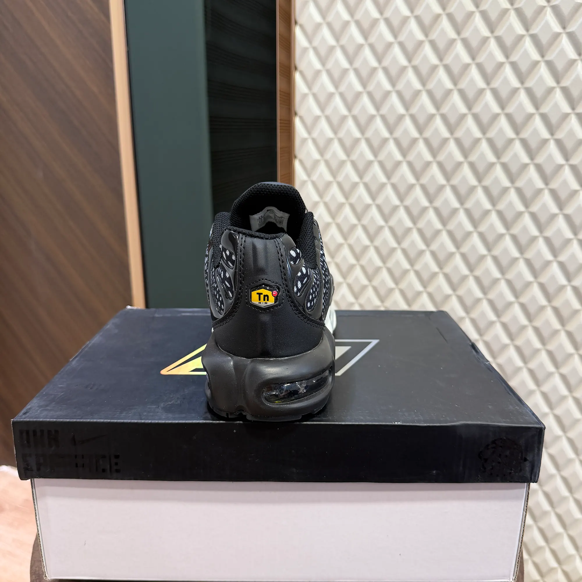 AIRMAX PLUS TN - BLACK SAIL - Image 2