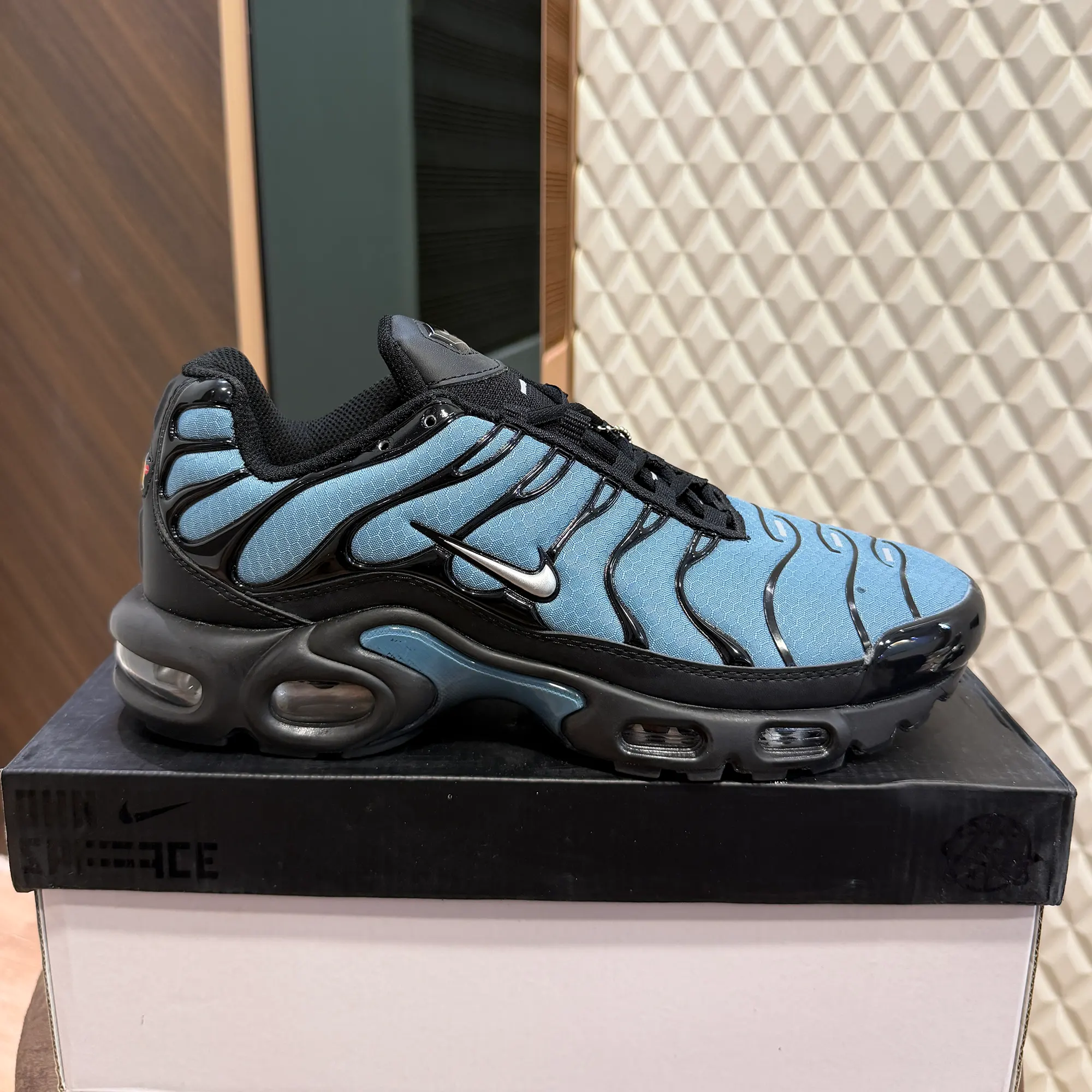 AIRMAX PLUS TN - BLUE GRADIENT