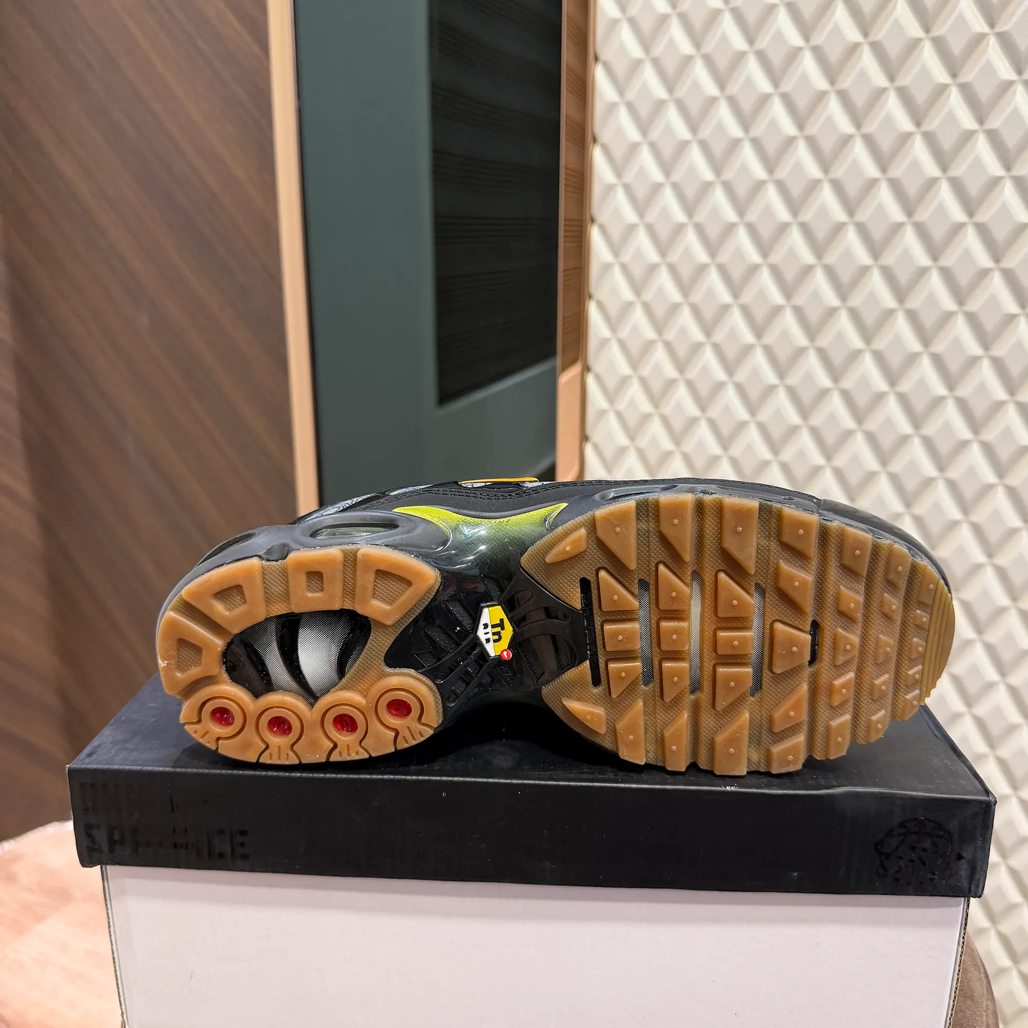 AIRMAX PLUS TN - FRESH PERSPECTIVE - Image 4