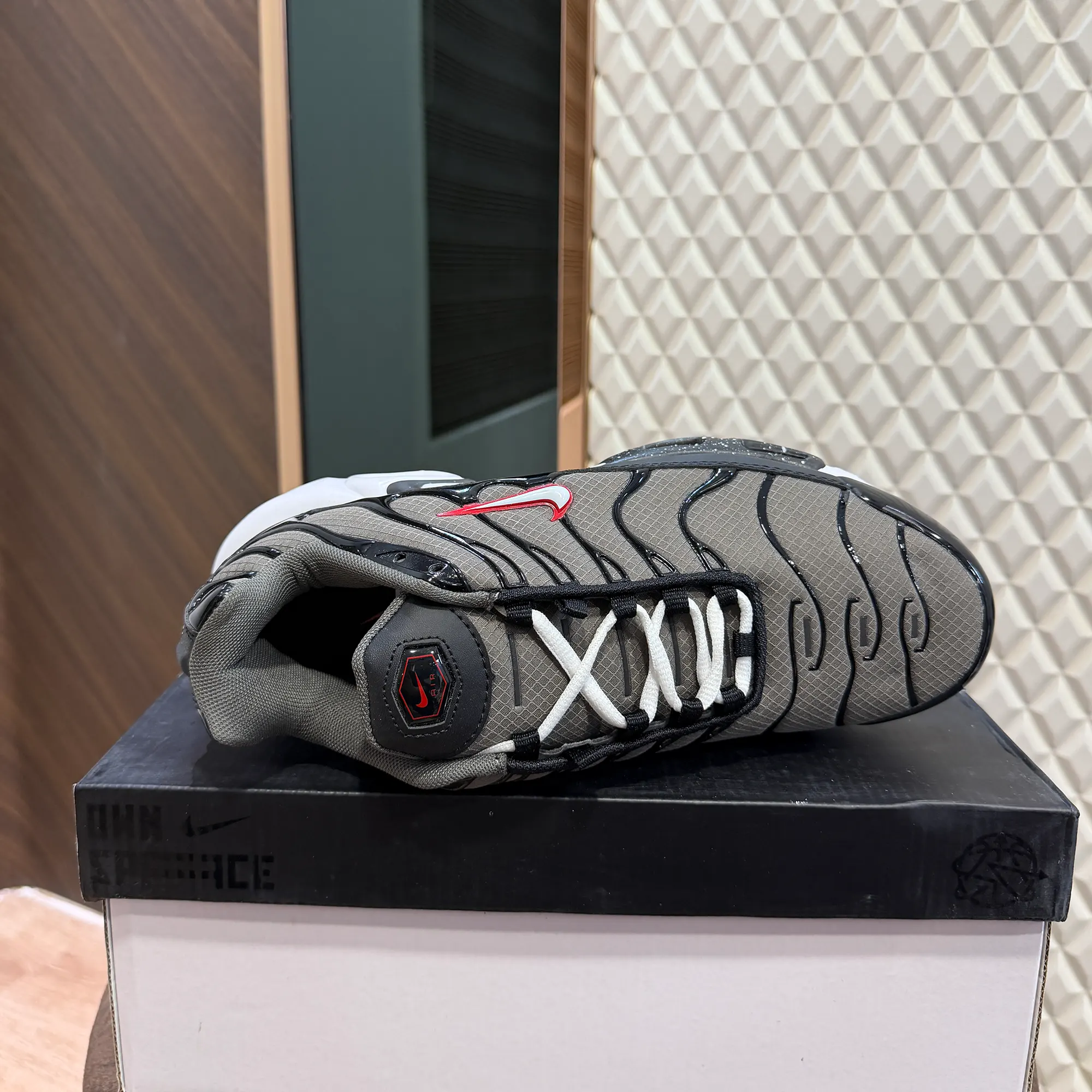 AIRMAX PLUS TN - GREY PACK - Image 3