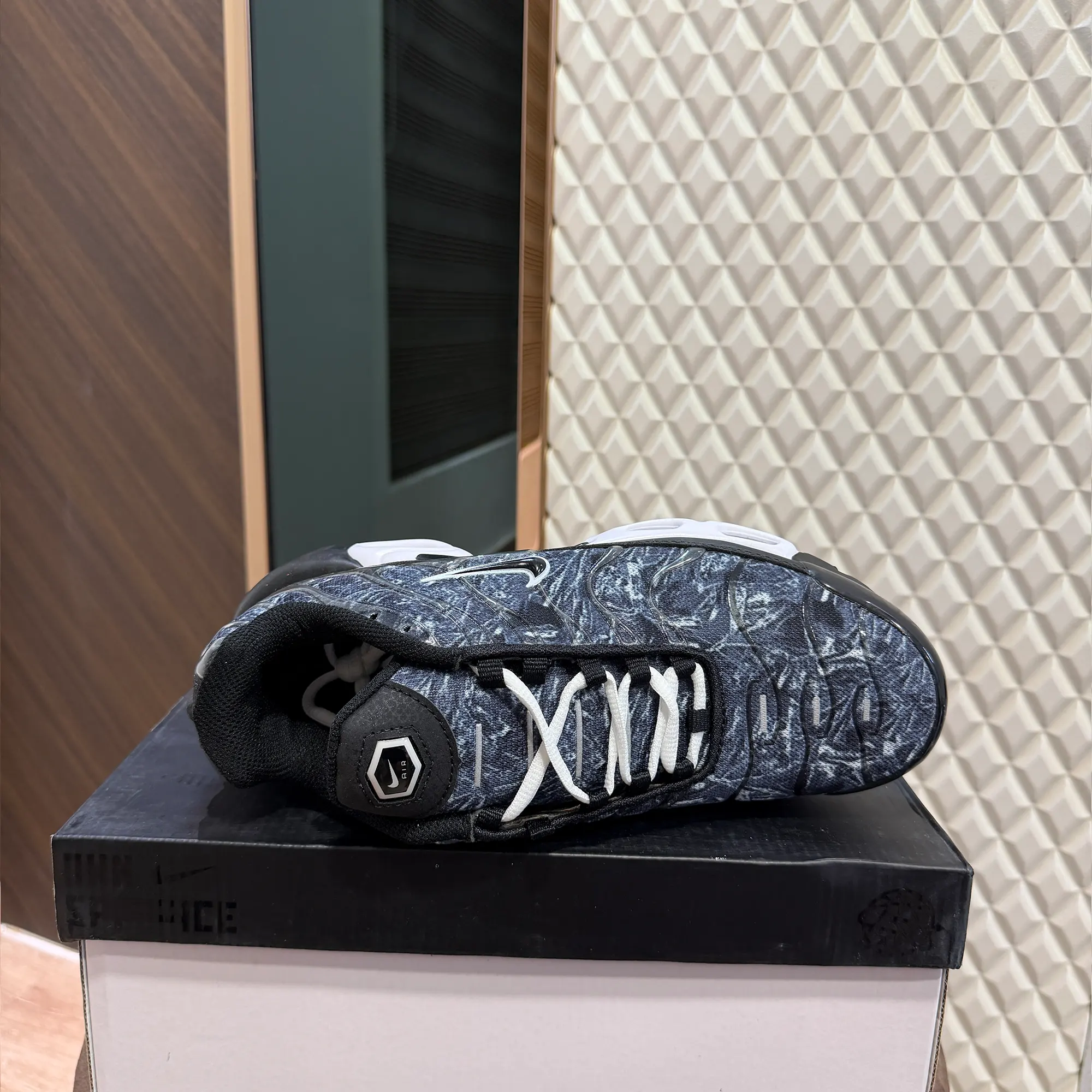 AIRMAX PLUS TN - SHATTERED ICE - Image 3