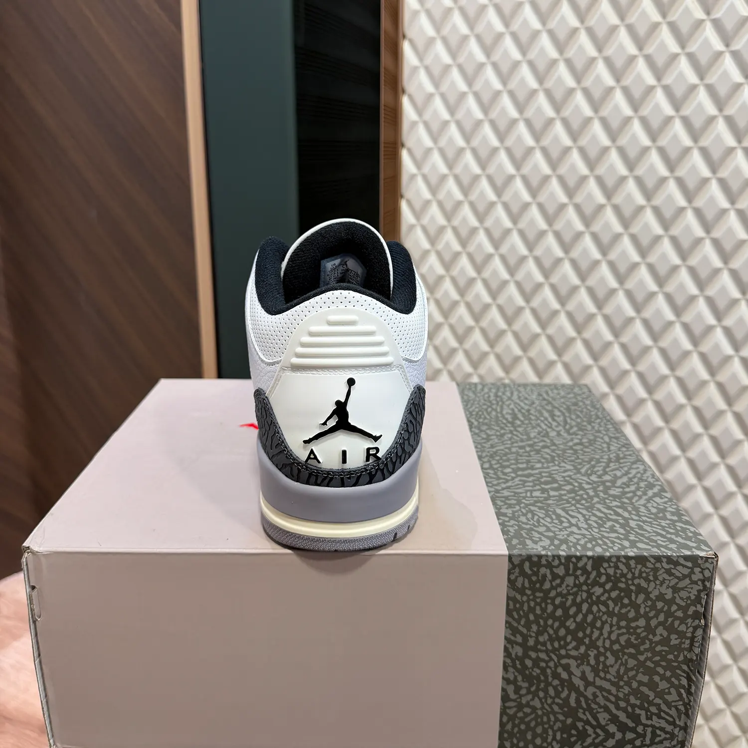AJ 3 - CEMENT GREY - Image 2