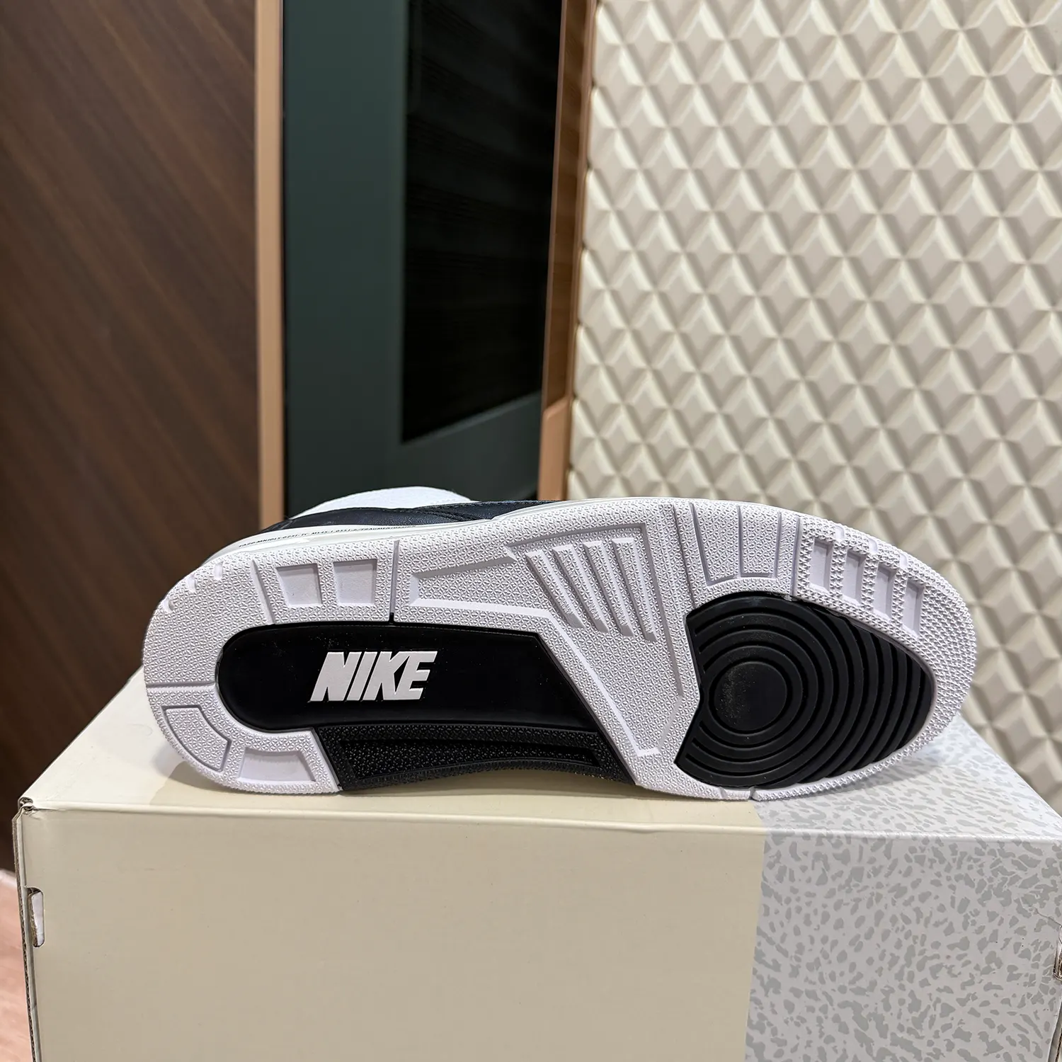 AJ 3 - FRAGMENT - Image 4