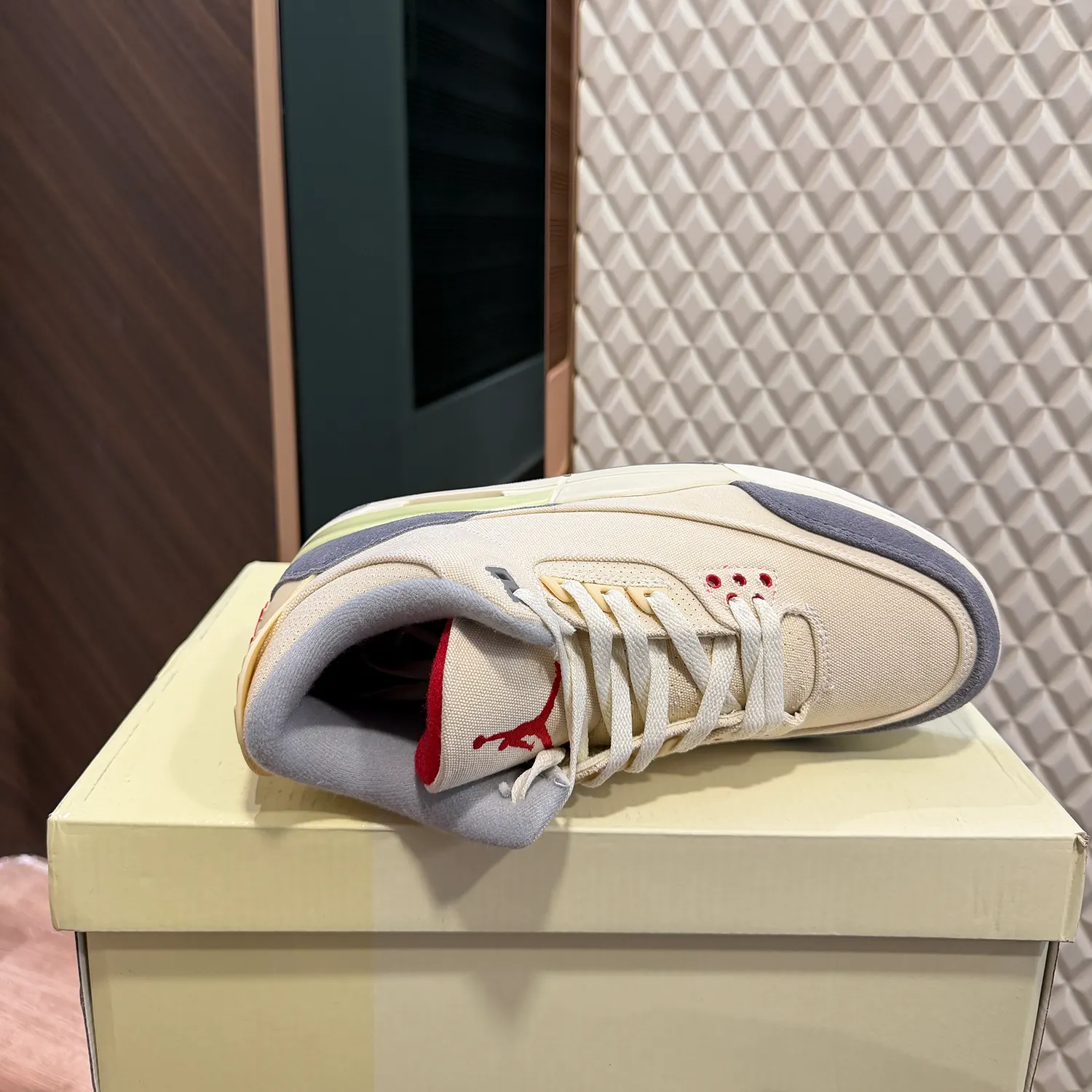 AJ 3 - MUSLIN - Image 3
