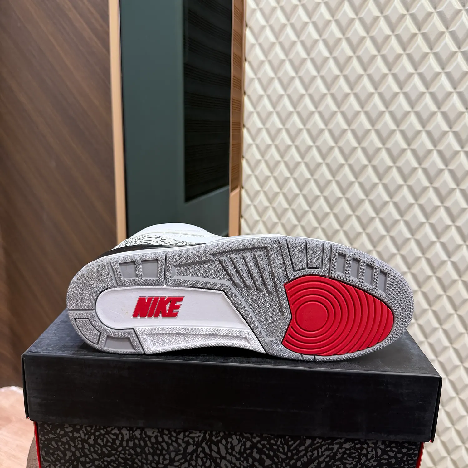 AJ 3 - WHITE CEMENT - Image 4