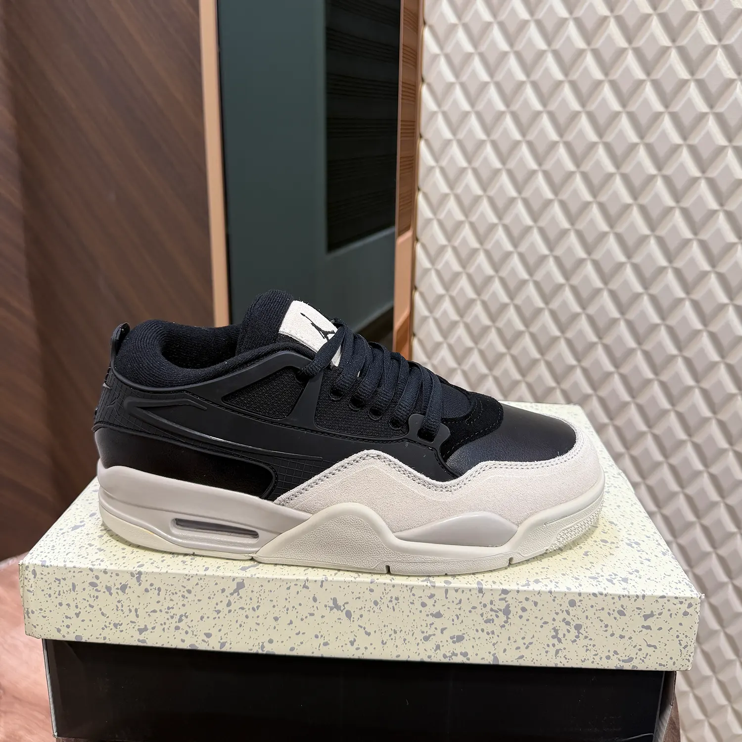 AJ IV RM - BLACK LIGHT BONE