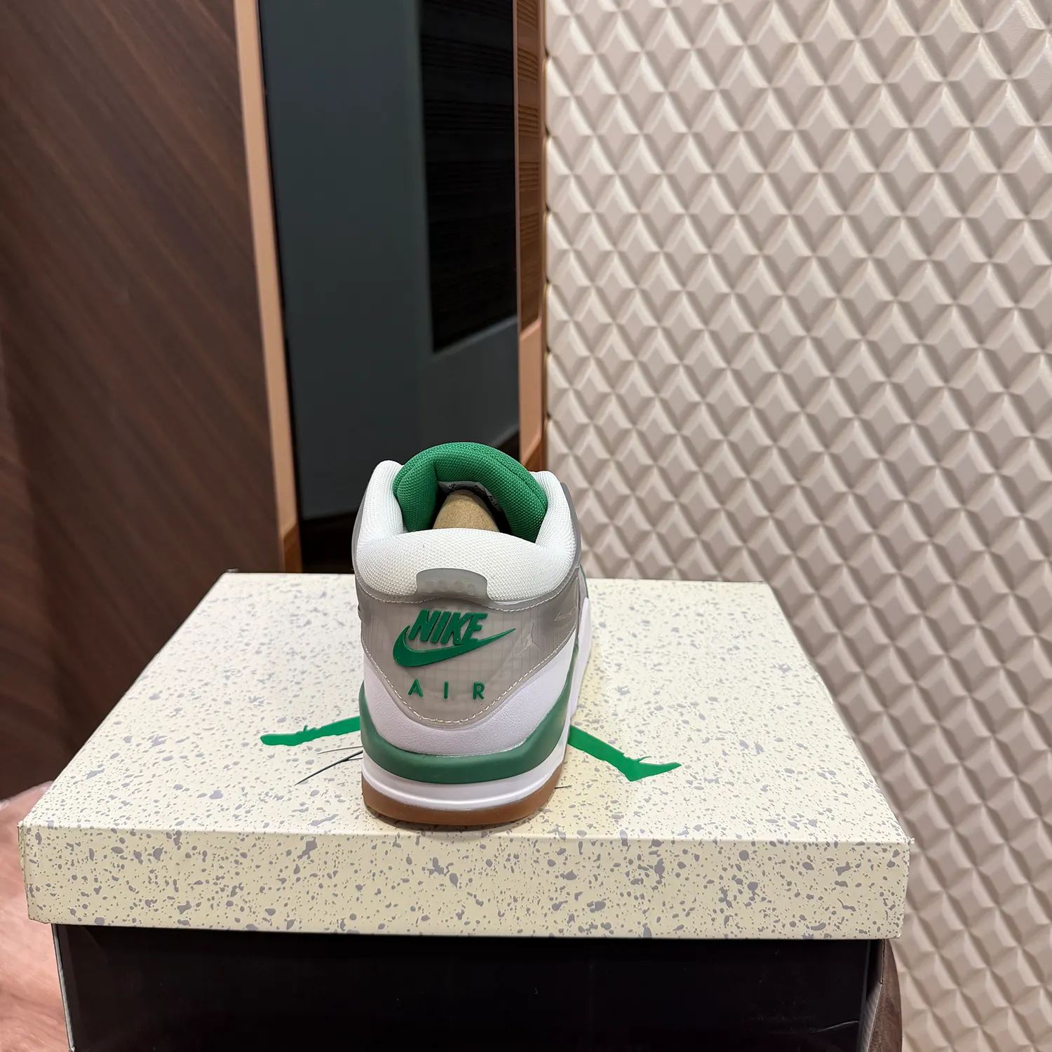 AJ IV RM - PINE GREEN - Image 2