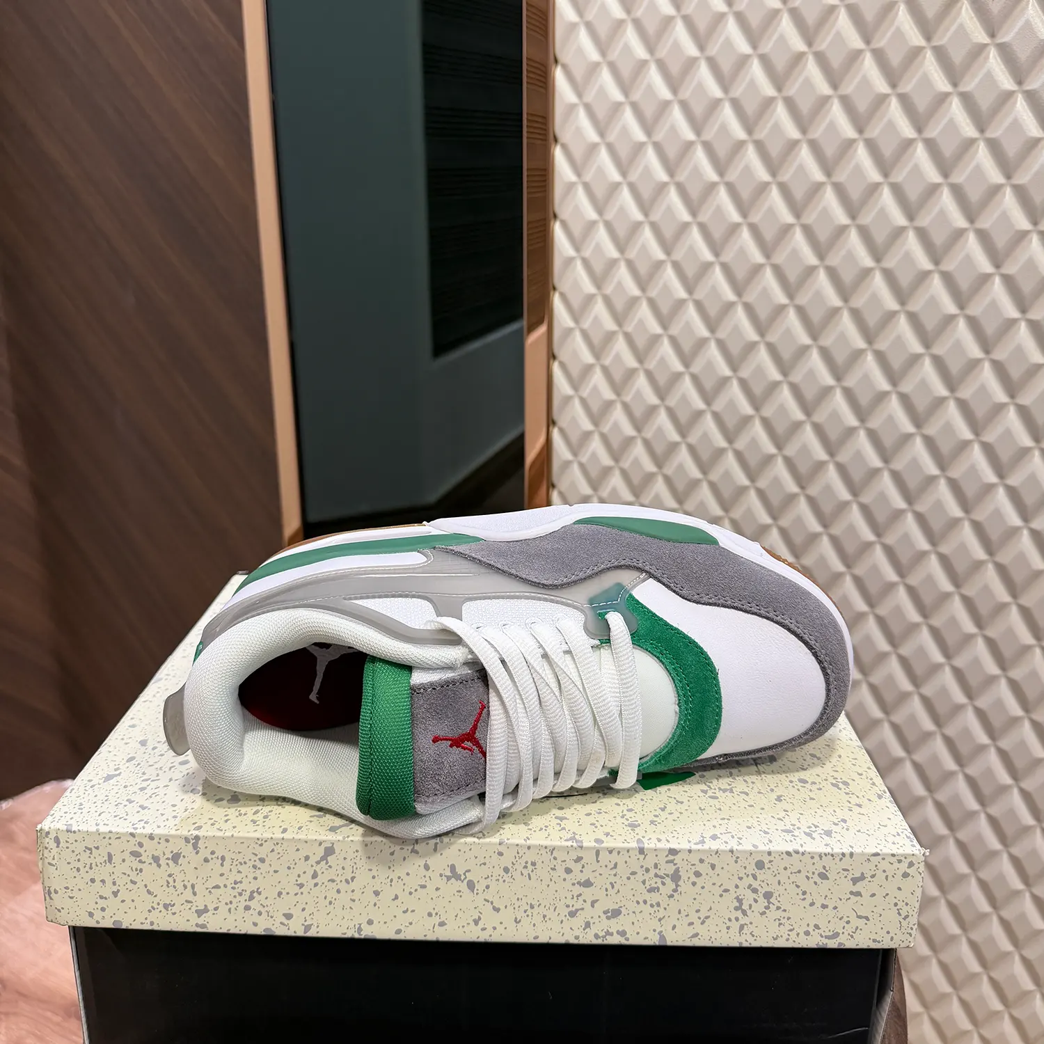 AJ IV RM - PINE GREEN - Image 3