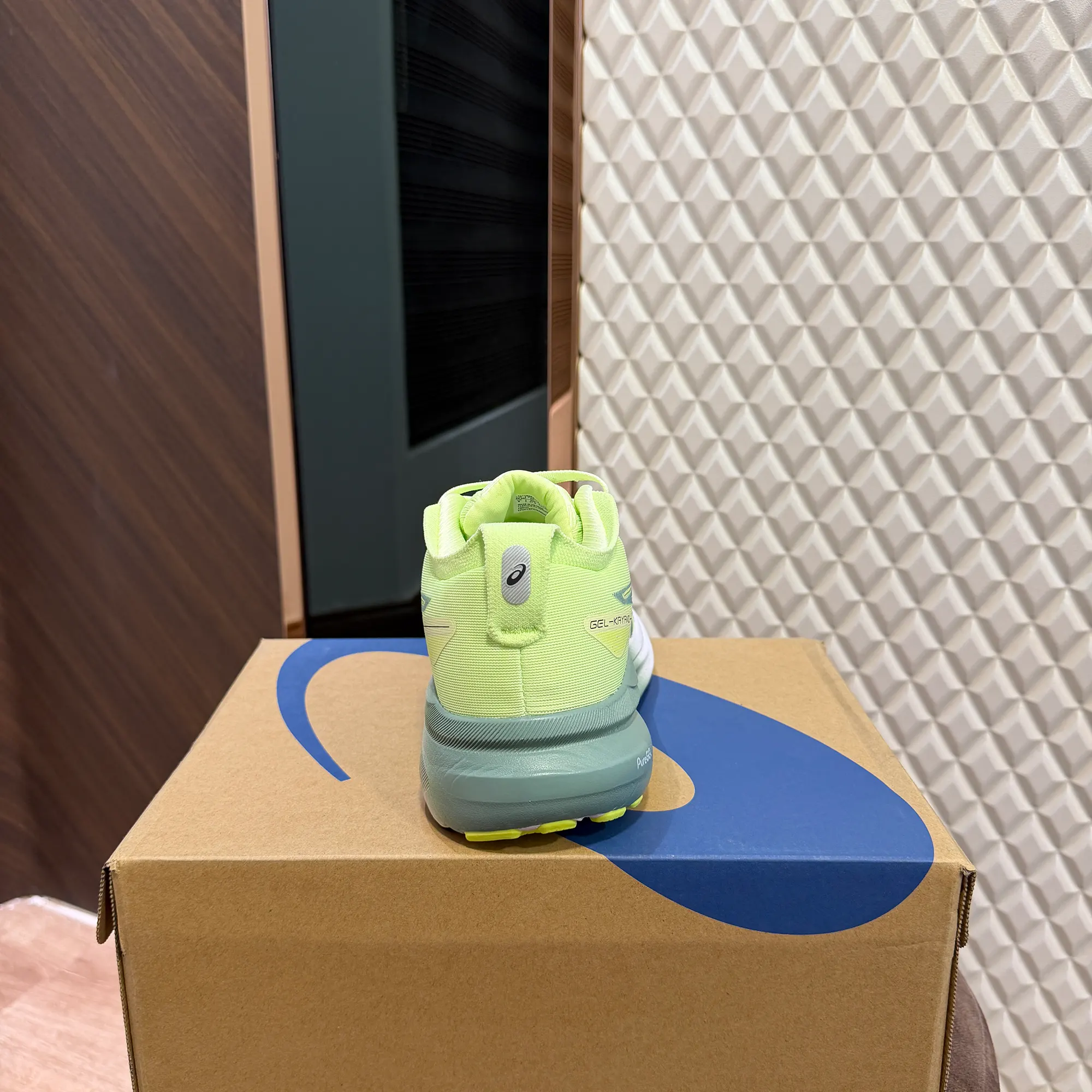 GEL KAYANO 31 - COOL MATCHA - Image 2
