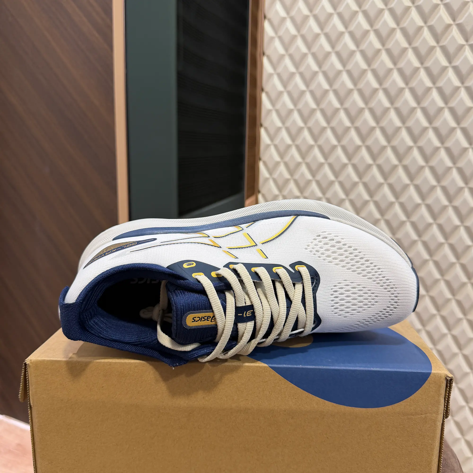 GEL KAYANO 31 - GLACIER GREY - Image 3