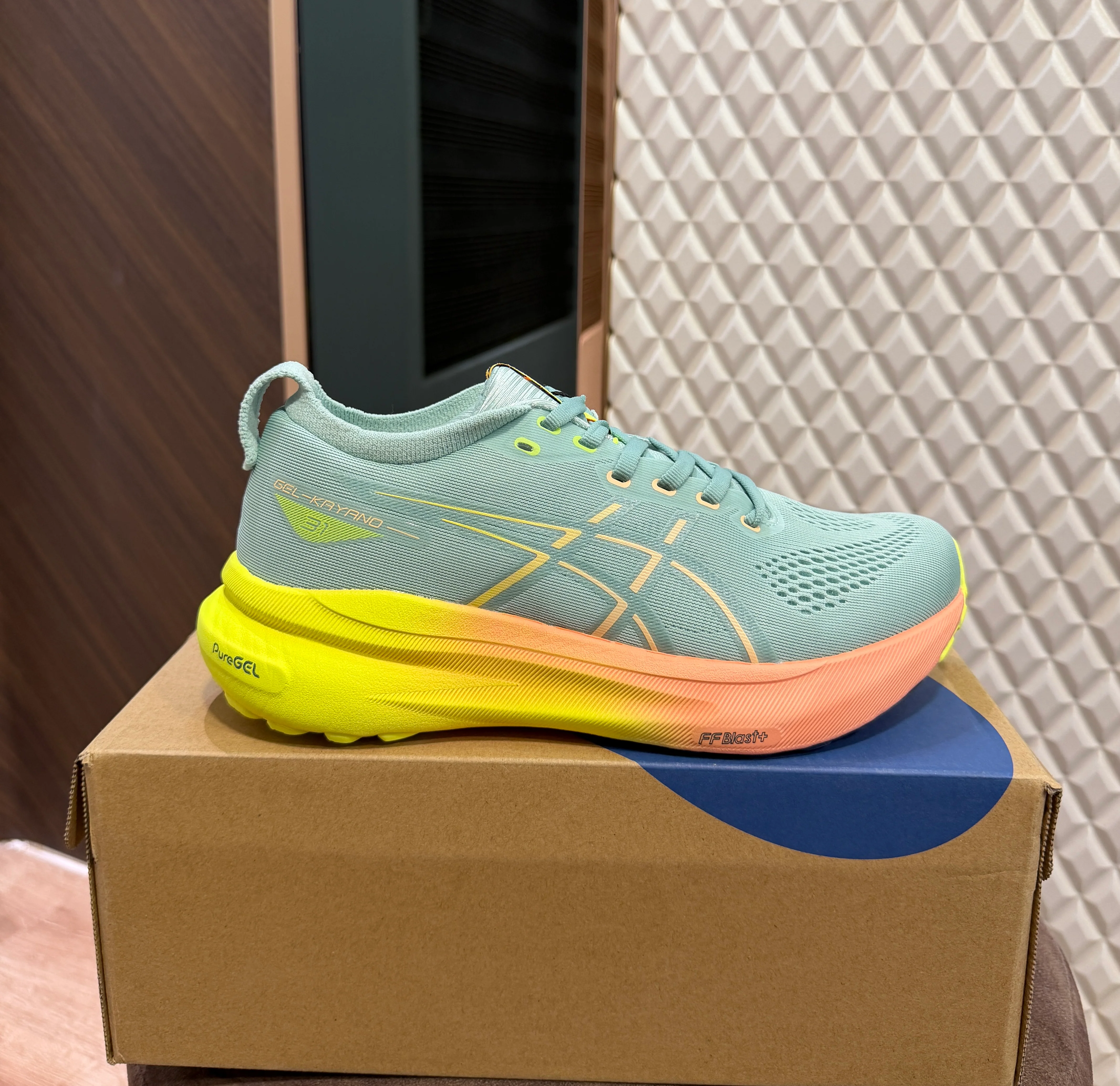 GEL KAYANO 31 - PARIS