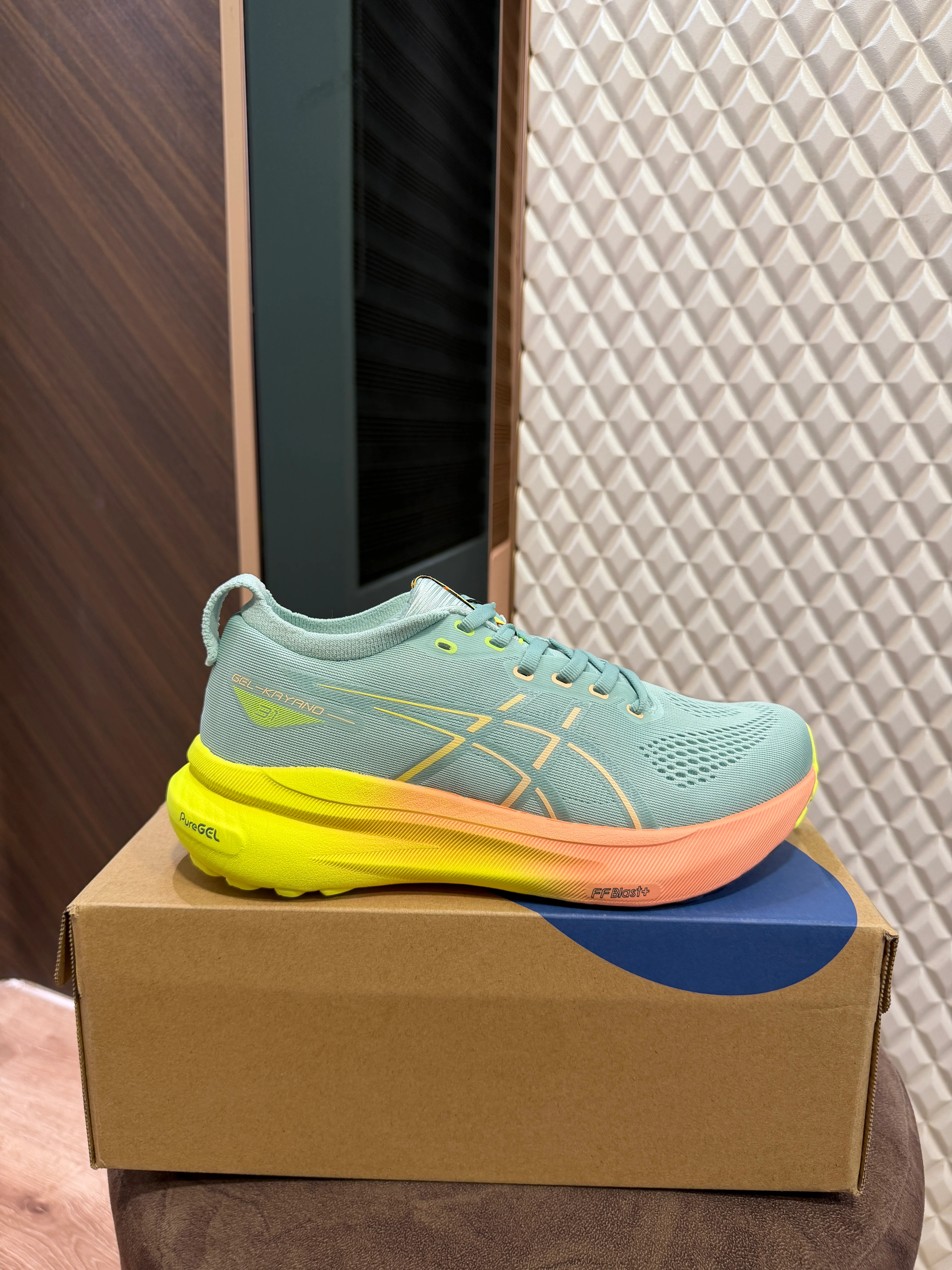 GEL KAYANO 31 - PARIS - Image 2