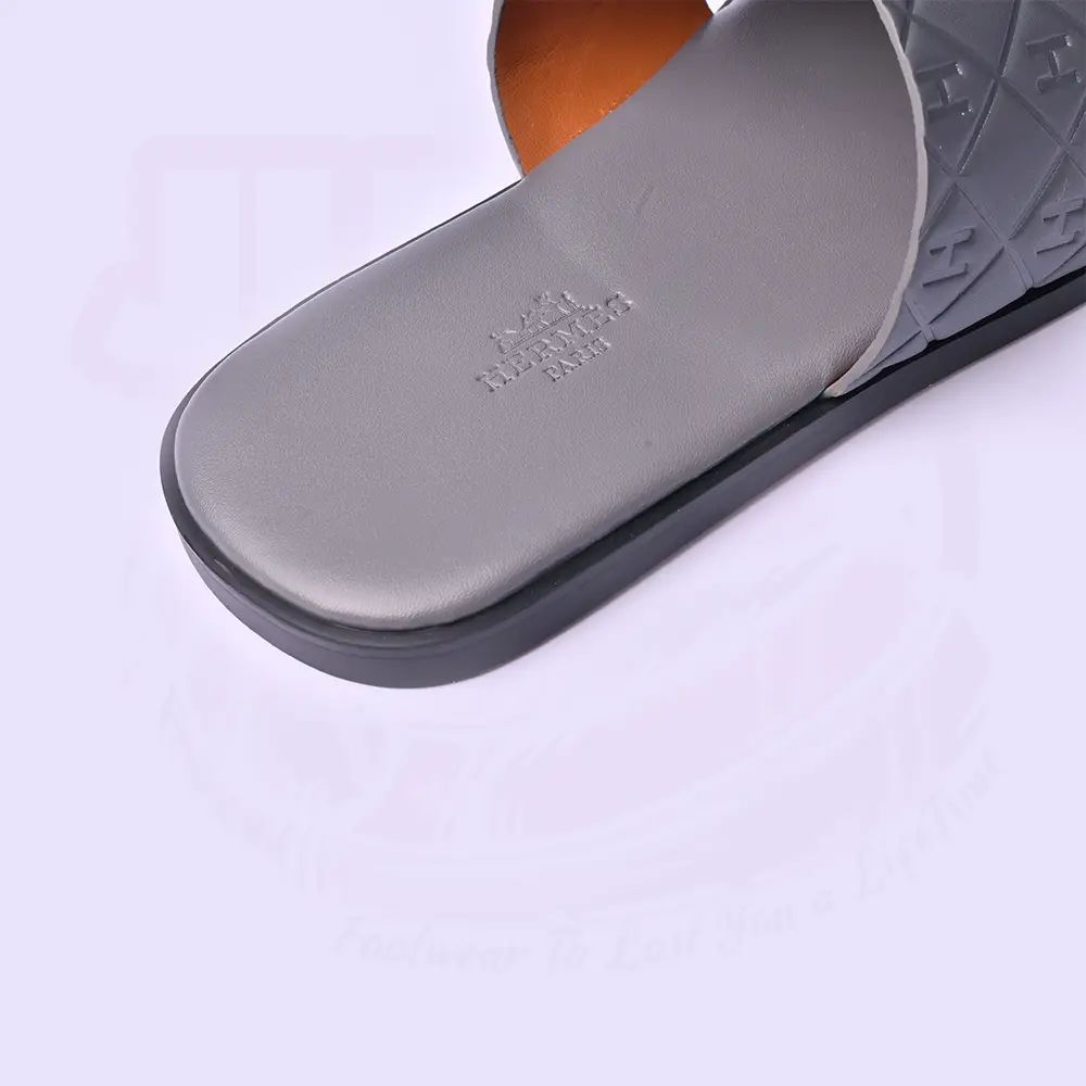 H IZMIR SLIDE - GREY (EMBOSSED) - Image 6