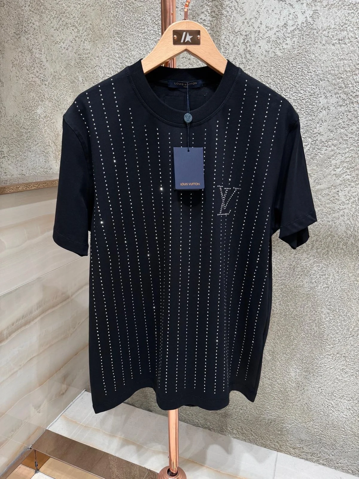 Loui T-shirt - Black (JU 156)