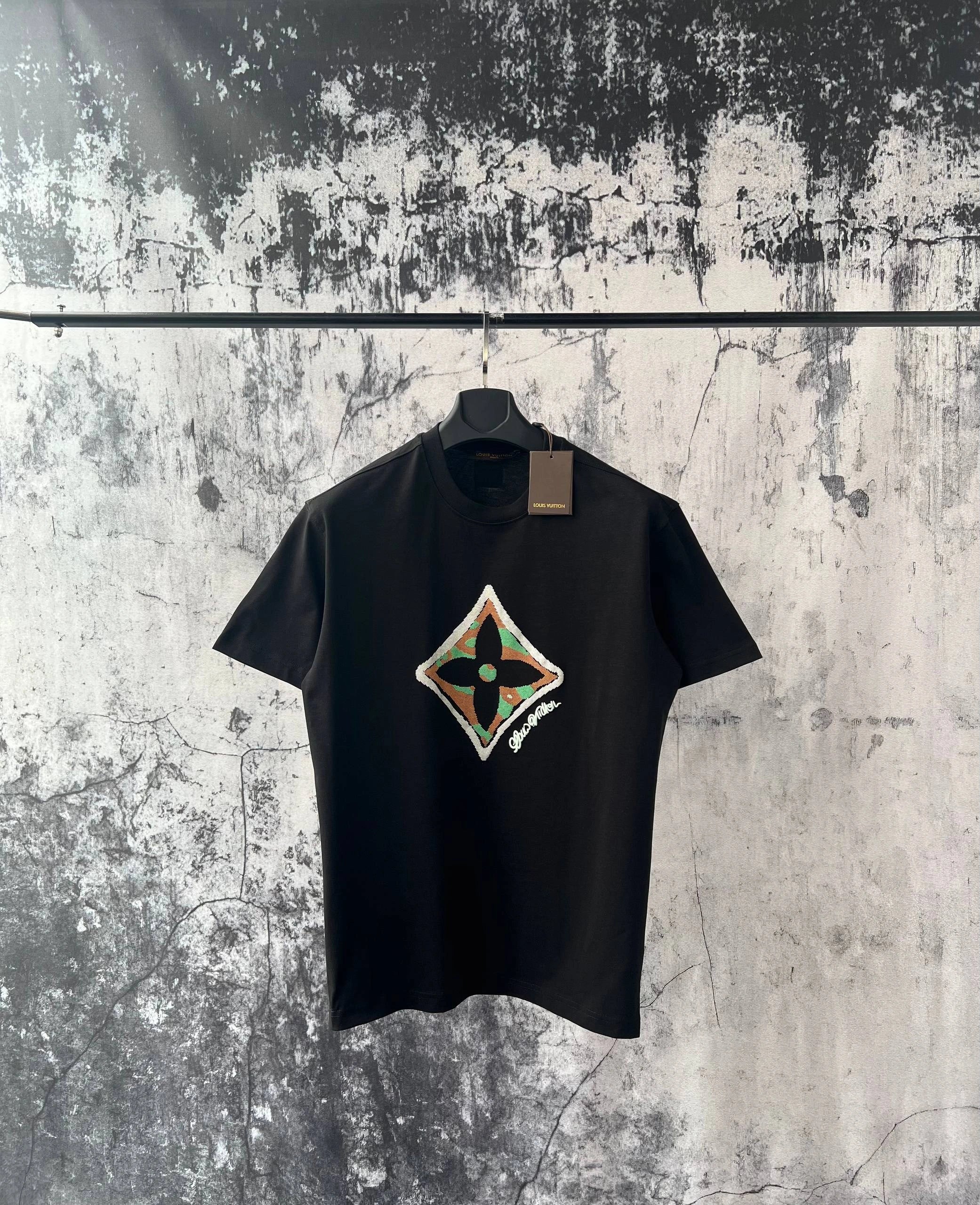 LV T-shirt - Black (JU 180)