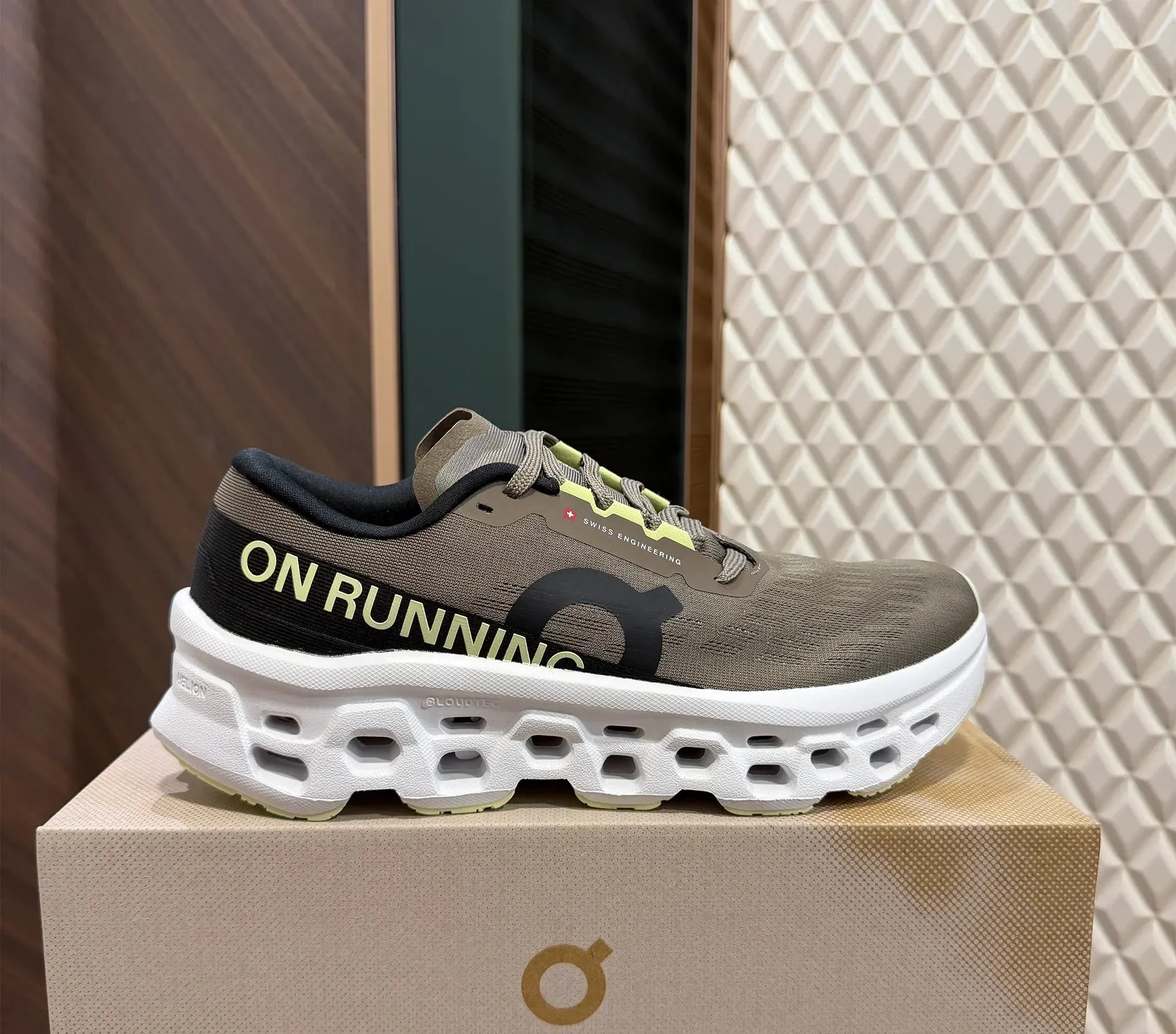 ON CLOUD MONSTER 3 - IVORY