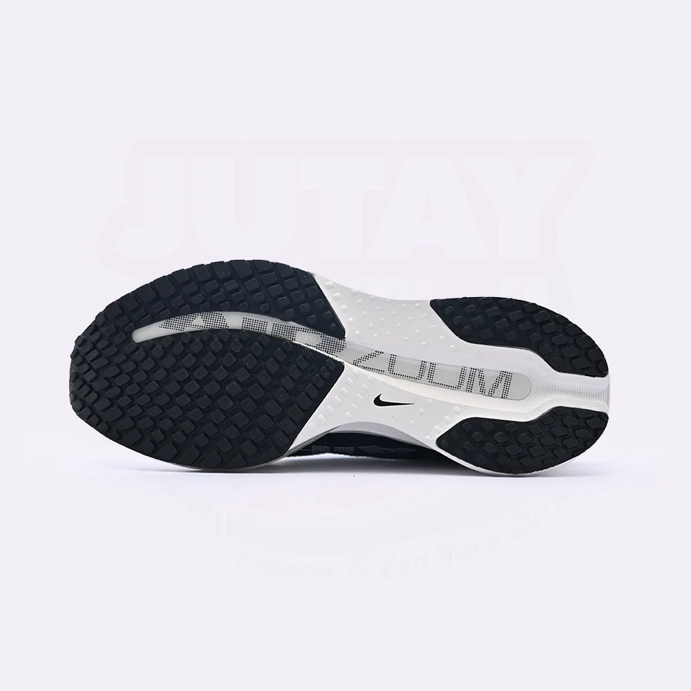PEGASUS PREMIUM- BLACK WHITE - Image 4