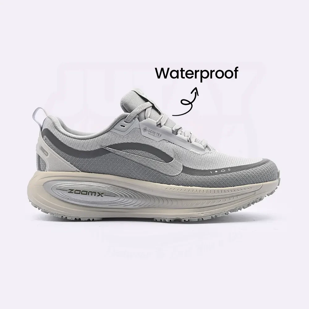 VOMERO 18 WP - PLATINUM SILVER