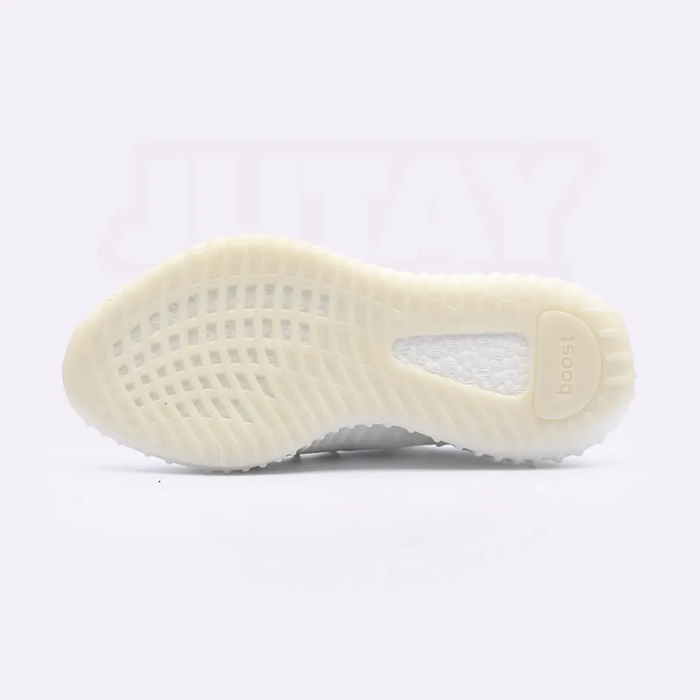 YEEZY 350 V2 - TRIPLE WHITE - Image 4